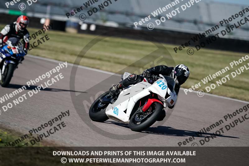 Rockingham no limits trackday;enduro digital images;event digital images;eventdigitalimages;no limits trackdays;peter wileman photography;racing digital images;rockingham raceway northamptonshire;rockingham trackday photographs;trackday digital images;trackday photos